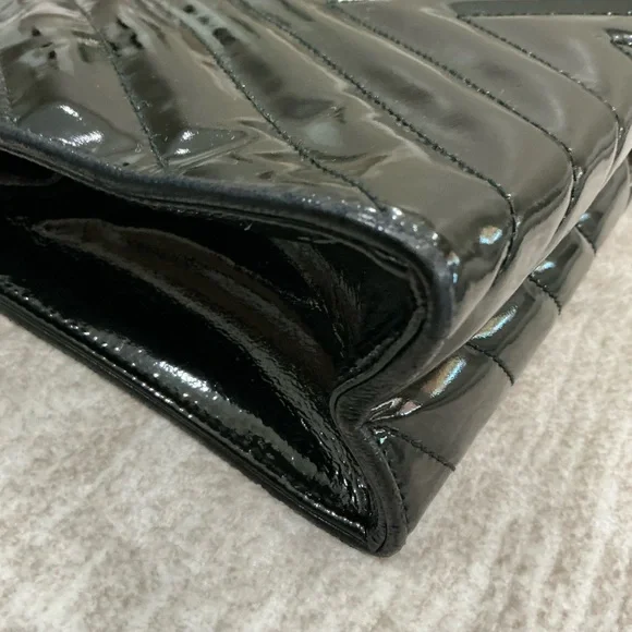 ✨💎1989-1991✨💎 CHANEL SERIES ONE 💎V STITCH ENAMEL COCO MARK BAG W/ CARD/COA/DUSTY - Picture 5 of 16